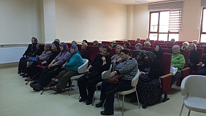 Altın Yıllar Yaşam Merkezi'nde Sıvı Tüketimi Bilgilendirmesi Yapıldı