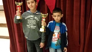 Çanakkale Belediyespor Satranç Takımından 2 Kupa Birden