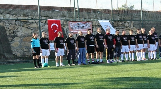 Demokrasi Kupasını Lapseki Kaymakamlığı Kaldırdı