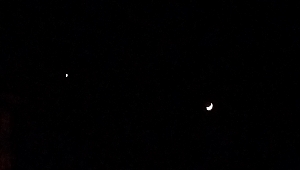 Eski Gazetecinin Kadrajından Ay Yıldızlı Gökyüzü