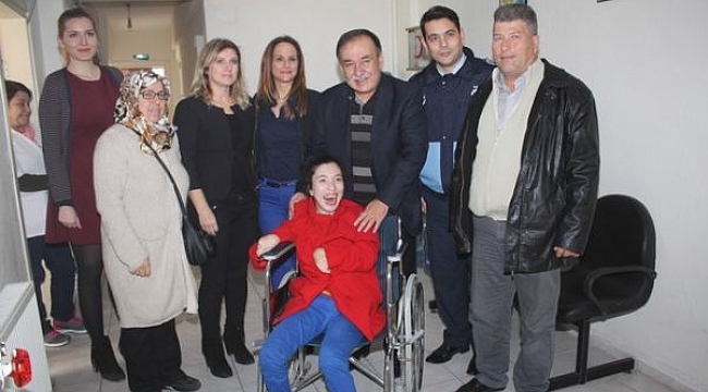 Ezine Belediye Başkanından anlamlı hediye