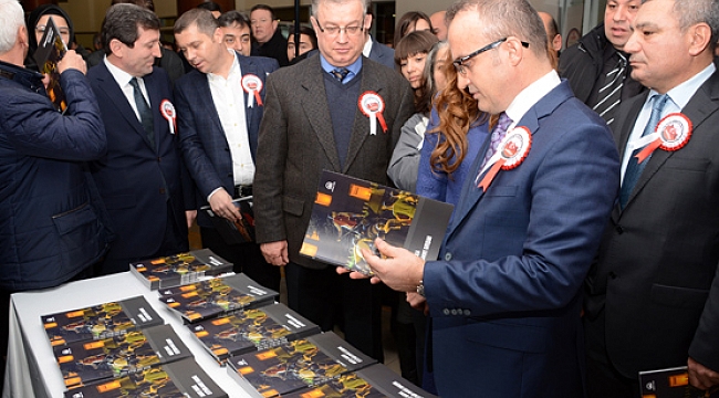 FETÖ'nün darbe girişimi tiyatro gösterisiyle anlatıldı