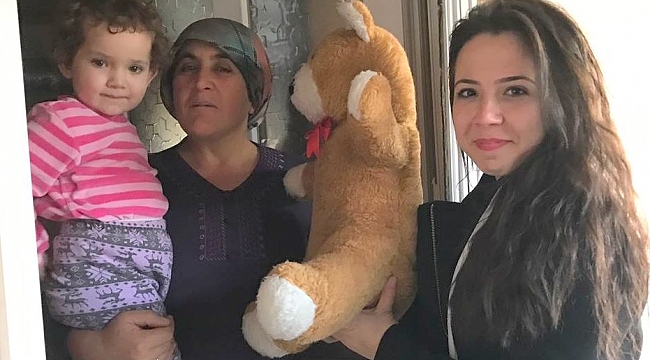 Köy köy oyuncak dağıtıyorlar