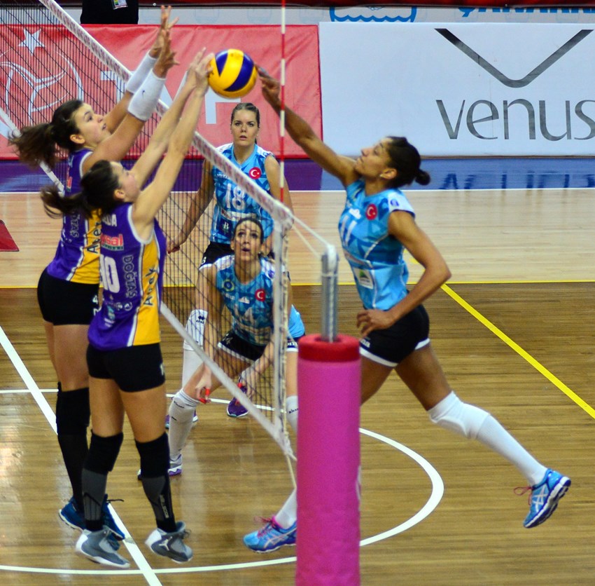 Kupa Voley'in İlk Maçında Çanakkale Belediyespor Rüzgarı