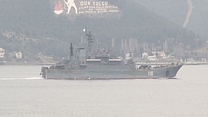 Rus Savaş Gemisi Çanakkale Boğazı'ndan Geçti