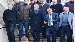 Turan Lapsekide vatandaşlarla buluştu