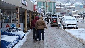 Yoğun kar yağışından dolayı Biga'da da okullar tatil edildi