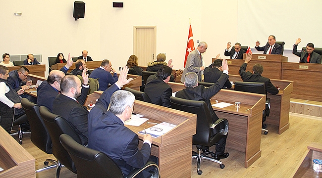 Başkan Işık yine yanıtladı: "20 milyon liranın üzerinde borçla devraldık"