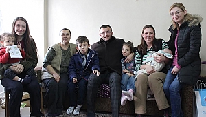 Başkan Yavaş en küçük Umurbeylileri ziyaret etti