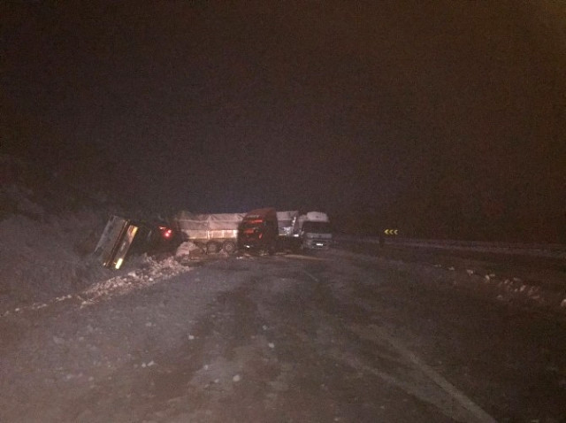 Biga'da Zincirleme Kaza; 1 Yaralı