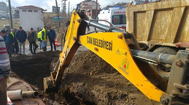 Çan'da Acı olay! Belediye işçisi göçük altında kaldı