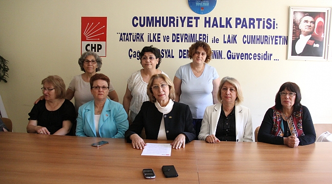 CHP İl Kadın Kollarından; 'Demokrasiyi Darp Ettiniz.'