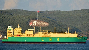 Doğalgaz Tankeri Boğaz'ın Trafiğini Durdurdu