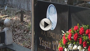Duayen Gazeteciler Türe Ve Narler, Mezarları Başında Anıldı