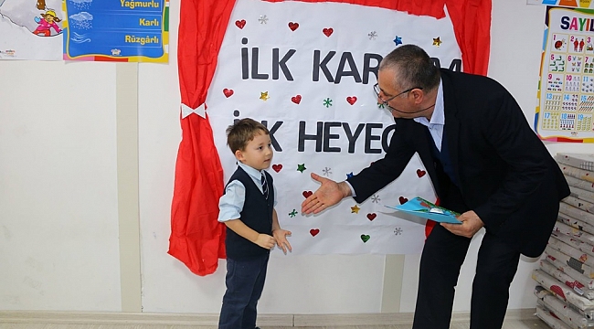 'Minikler' karnelerini MUTAN amcalarından aldılar.