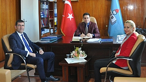 Cambridge'den dönen Tevfik Emin Başarır ilkokulu yöneticilerinden İl Millî Eğitim Müdürü Zülküf Memiş'e ziyaret