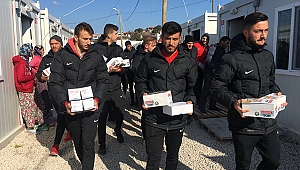 Çanakkale Dardanelspor deprem bölgesini ziyaret etti