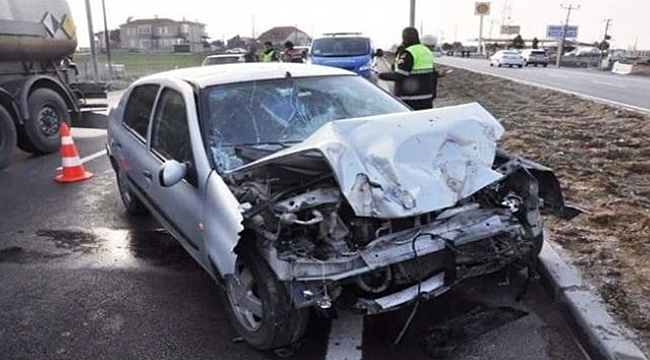 Çanakkale´de Trafik Kazası: 1 Ölü, 2 Yaralı