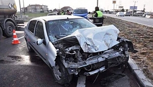 Çanakkale´de Trafik Kazası: 1 Ölü, 2 Yaralı
