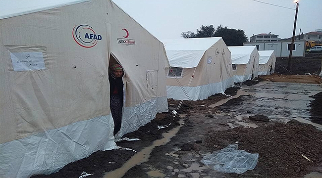 Deprem bölgesinde yağış başladı, koşullar zorlaşıyor...