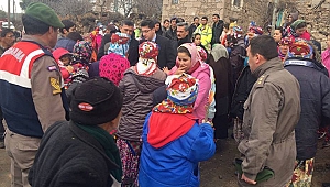 Deprem'den 5 köy olumsuz etkilendi. 4 Kişi yaralı...