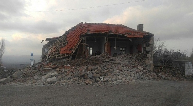 Deprem sonrası Bakırköy'de büyük hasarlar meydana geldi