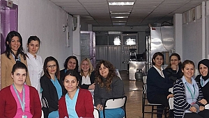 Diş Protez Yardımcı Personel Eğitimi veriliyor