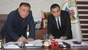  Ezine Belediyesi ve Hizmet-İş arasında olan Toplu İş Sözleşmesini imzaladı…