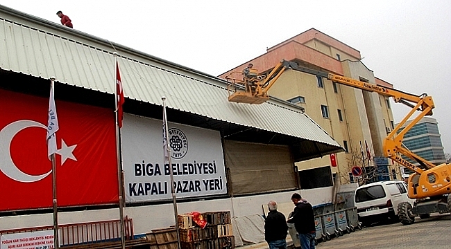 Kapalı Pazaryeri'nin çatısının sökümü başladı
