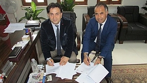 Önce Sağlık Projesinin imzaları atıldı.