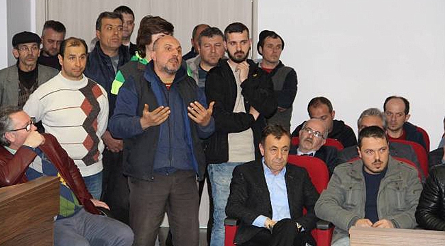 "Pazarcı buradaki herkes Ak partili" dedi. Başkan Işık'ı tehdit etti.
