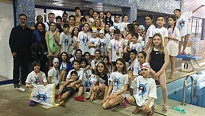 18 Mart Deniz Zaferi kupası'nı İçdaş spor kaldırdı