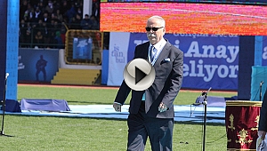 18 Mart törenlerinde Çanakkale Belediye Başkanı Ülgür Gökhan'a protesto