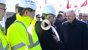 Başbakan halkı selamladı