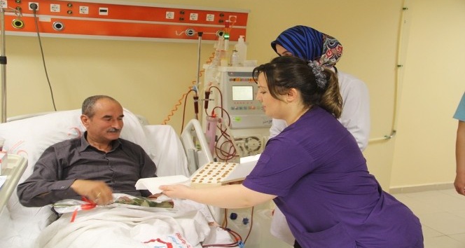 Böbrek hastalarından organ bağışı çağrısı