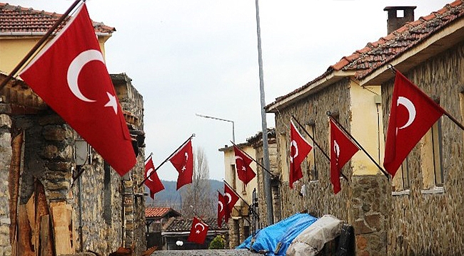 Bu Köyde Her Evde Türk Bayrağı Asılı