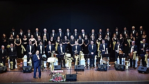 Çanakkale Belediyesi Türk Sanat Müziği Korosu "Yeni Yıla Merhaba" Konseri İle Sahne Aldı