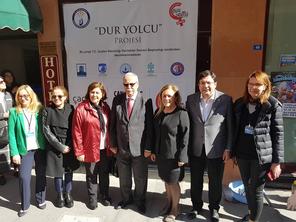 Çarşı kadın kadar bereketli, kadın çarşı kadar hareketli...