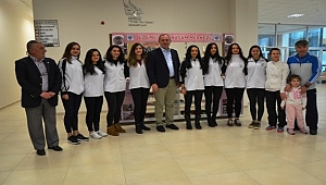 Çiçeklidedespor bayan voleybol takımı altınla ödüllendirildi