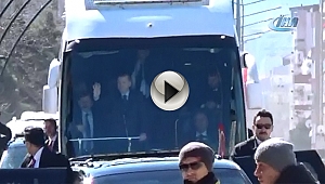 Cumhurbaşkanı Erdoğan halkı selamladı