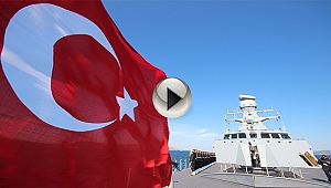 Deniz Kuvvetlerine Ait Gemiler Çanakkale Boğazında Resmi Geçit Töreni Yaptı