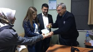 Gece çalışanlarının nöbetlerine, öğrenciler ortak oldu