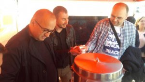 Gider, Kepez'de 'Evet' çadırını ziyaret etti