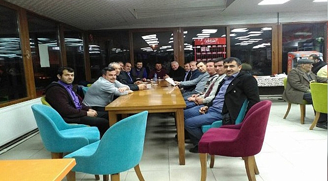 Lapseki Genç Muhafazakarlar Derneği yönetim kurulu toplantısını yaptı