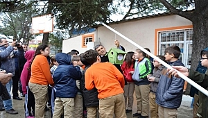 Okul bahçelerine kuş yuvaları yapıldı