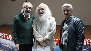 "Şiir bağımsız geleceğin ışığıdır"