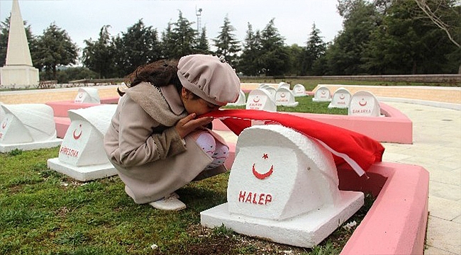 Suriyeli yetimlerden, 102 yıl sonra şehit dedelerine ziyaret