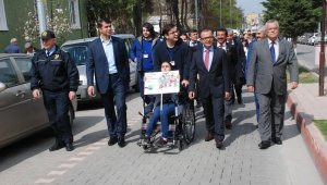 1'inci Bayramiç Otizm Farkındalık Yürüyüşü