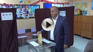 AK Parti Çanakkale Milletvekili Ayhan Gider Oyunu Mustafa Kemal İlkokulunda Kullandı