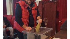 Ata Demirer oyunu Bozcaada'da kullandı